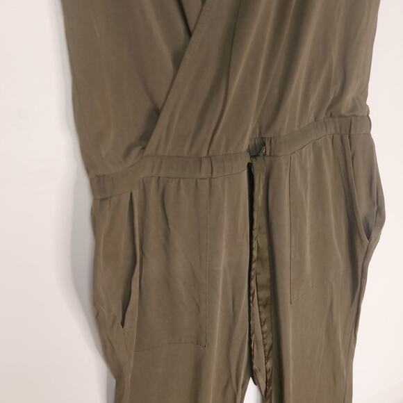 Heartloom Sage Sleeveless Green Elastic Waist Jumpsuit Large - Picture 4 of 9